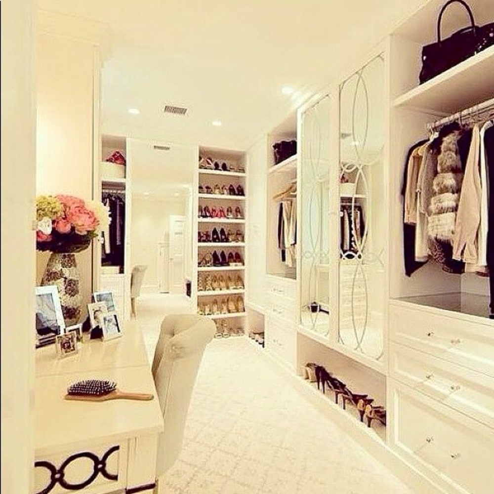 Meet your Posher, Ella